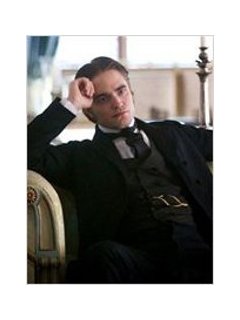 Robert Pattinson s'offre une nouvelle bande-annonce de Bel Ami pour Noël
