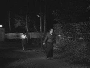 Hideko Takamine et Kumeko Urabe dans Inazuma (稲妻) - Mikio Naruse 1952 - DAEI