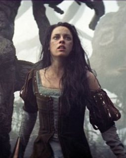 Kristen Stewart reprend son rôle pour la suite de Blanche-Neige et le chasseur