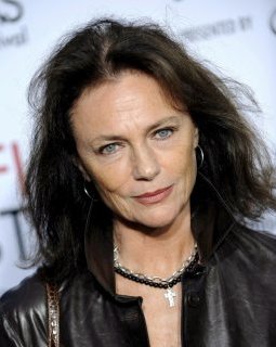 Isabelle Adjani sera remplacée par Jacqueline Bisset dans le film sur DSK