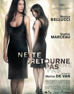 Ne te retourne pas - la critique