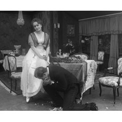 Lili Bech et Lars Hanson dans Vingarne (Stiller 1916)