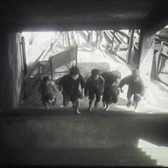 Les enfants de la ruche (Hachi no su no kodomotachi) - Shimizu Hiroshi 1948