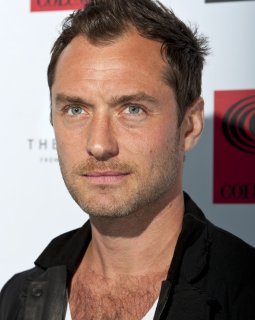Jude Law aurait dû interpréter Superman en 2002