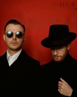 Hurts : un 4e album dance et funky qui fait fondre la glace