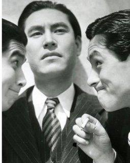 Les trois prétendants - la critique