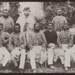 L'équipe de cricket aborigène qui a affronté le Melbourne Cricket Club au Boxing Day de 1866, avec leur premier capitaine Tom Wills.