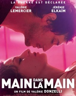 Main dans la main - la critique