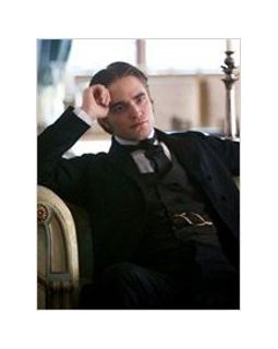 Robert Pattinson s'offre une nouvelle bande-annonce de Bel Ami pour Noël
