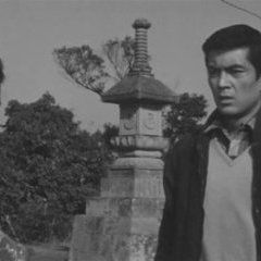 Hideko Takamine et Yûzô Kayama dans Midareru (Naruse 1963)
