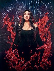 Lucrèce Borgia : Béatrice Dalle incandescente sur les planches à Paris