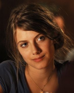 Mélanie Laurent prépare son prochain film... et avec Elle Fanning au casting !