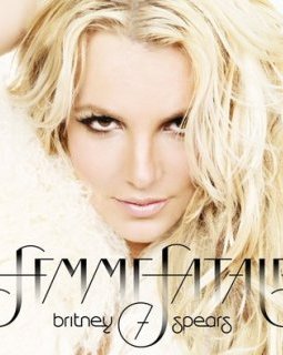 Britney Spears - le clip de Till the World Ends : version non doublée !