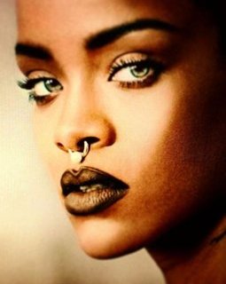 Luc Besson obtient Rihanna dans son nouveau projet de science-fiction, Valérian