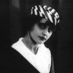 Vera Kholodnaïa dans Дети века (Bauer 1915)