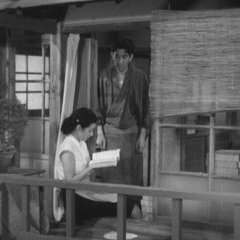 Hideko Takamine et Osamu Maruyama dans Inazuma (稲妻) - Mikio Naruse 1952 - DAEI