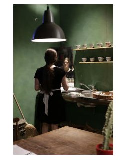 Madame est bonne - la jeunesse entre en scène