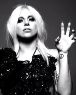 Lady Gaga annonce sa présence dans American Horror Story saison 5