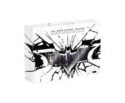La trilogie The Dark Knight en édition ultimate édition combo : inclus les 3 véhicules emblématiques des films 