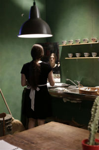 Madame est bonne - la jeunesse entre en scène