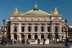 Opéra de Paris : un lac, des signes