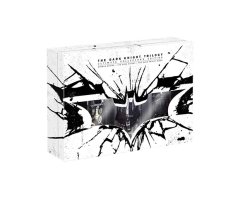La trilogie The Dark Knight en édition ultimate édition combo : inclus les 3 véhicules emblématiques des films 
