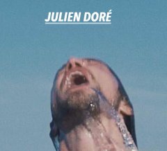 Julien Doré prend les voiles sur son nouveau clip, Porto Vecchio