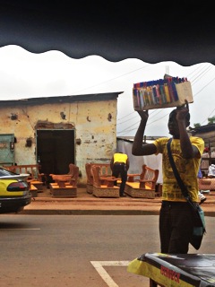 Librairie, parfum et piles