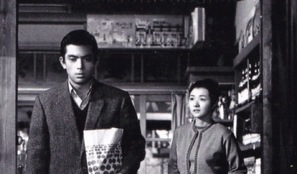Hideko Takamine et Yûzô Kayama dans Midareru (Naruse 1963)