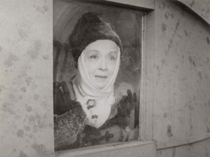Dita Parlo (la comtesse) dans La dame de pique (1965)